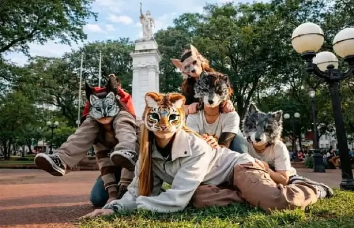 Shifts therian perro en parque